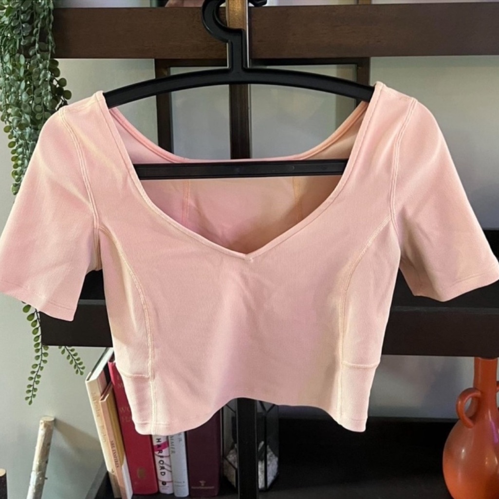 Lululemon Ribbed Contoured V-Neck Yoga Short Sleeve Malibu Peach